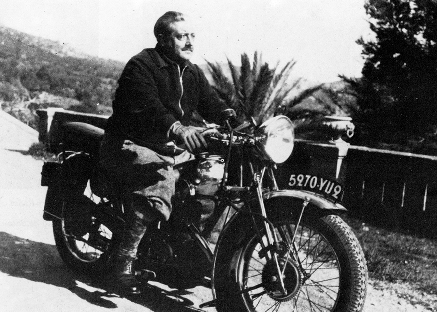 Geroges Bernanos à moto